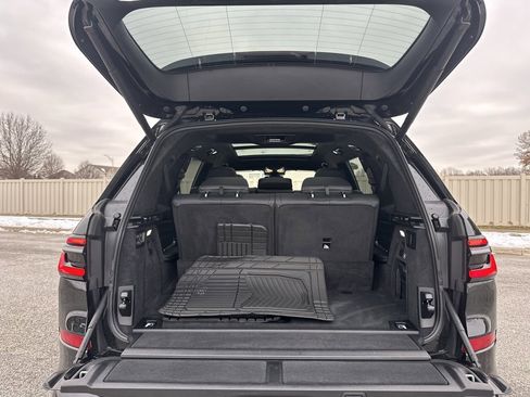 Certified 2024 BMW X7 xDrive40i w/ M Sport Package image 28