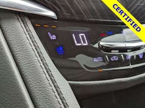 Used 2025 Cadillac XT6 Premium Luxury image 23