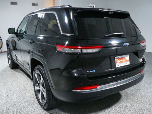 Used 2023 Jeep Grand Cherokee 4WD 4xe w/ Luxury Tech Group II image 9