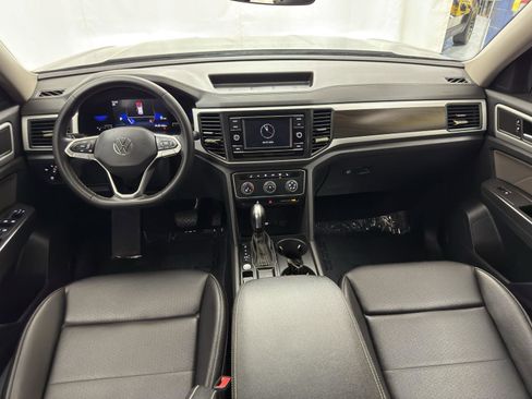 Used 2023 Volkswagen Atlas SE image 25