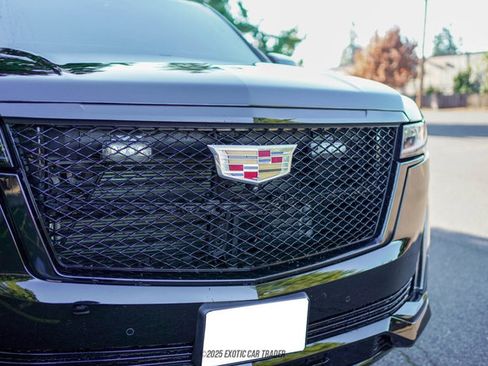 Used 2023 Cadillac Escalade ESV Sport Platinum image 99