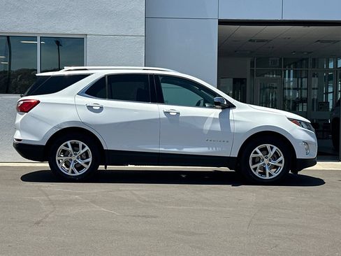 Used 2021 Chevrolet Equinox Premier FWD image 3
