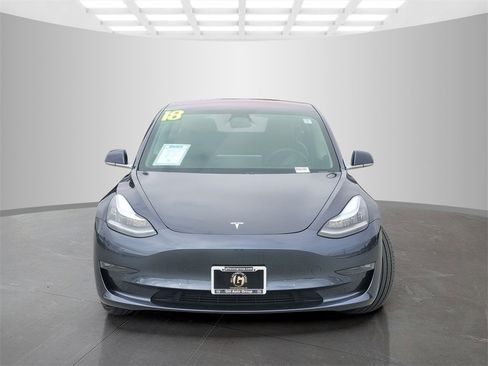 Used 2018 Tesla Model 3 Long Range image 2
