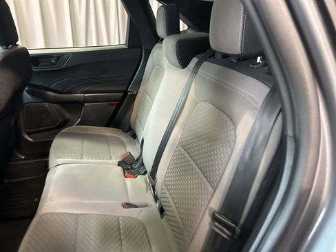 Used 2022 Ford Escape SE image 20