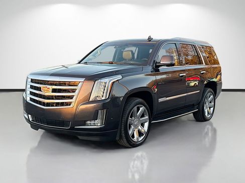 Used 2017 Cadillac Escalade Luxury image 7