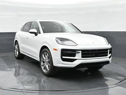 New 2025 Porsche Cayenne image 11