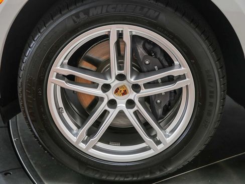 Certified 2023 Porsche Macan AWD/4WD image 13
