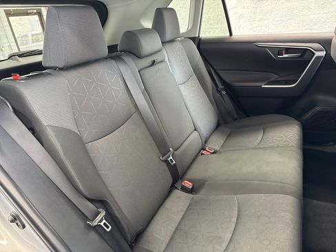 Used 2024 Toyota RAV4 XLE FWD image 40
