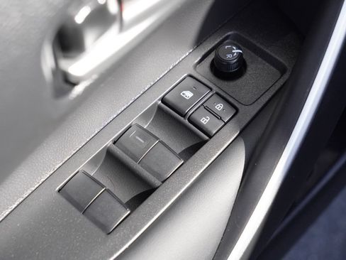 Used 2025 Toyota Corolla SE w/ SE Premium Package FWD image 12