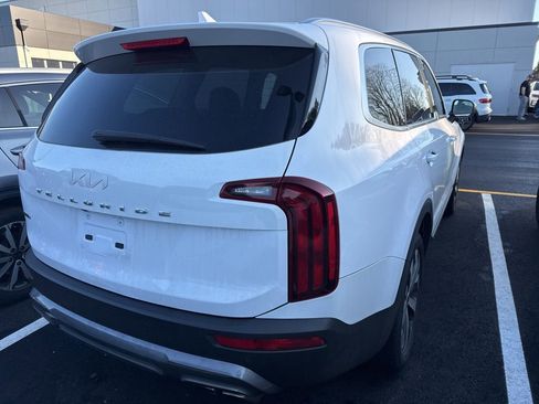 Used 2022 Kia Telluride S image 3