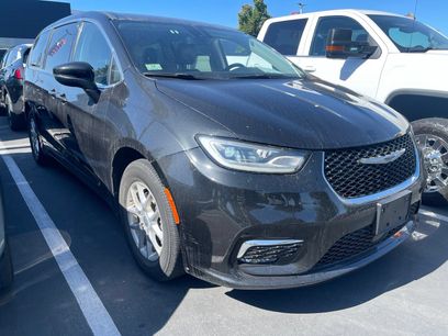 Used 2023 Chrysler Pacifica Touring-L