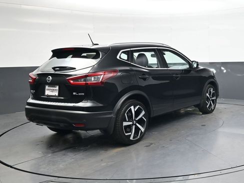 Used 2022 Nissan Rogue Sport SL w/ Premium Package image 4