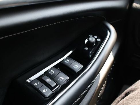 Used 2023 Jeep Grand Cherokee L Overland AWD/4WD image 21