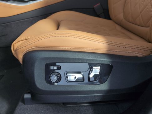 New 2026 BMW X5 M60i w/ Climate Comfort Package image 11