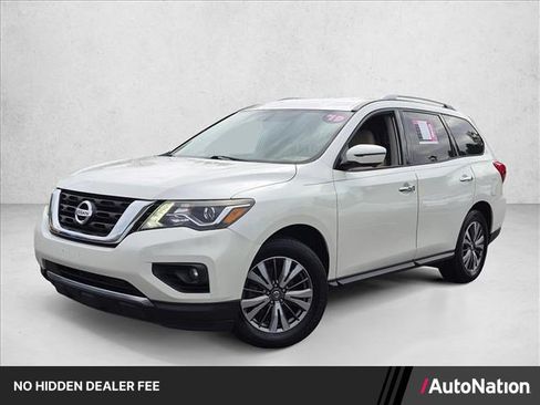 Used 2019 Nissan Pathfinder SL FWD image 1