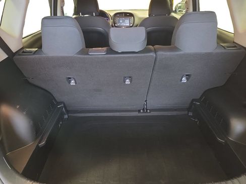 Used 2025 Kia Soul LX w/ LX Technology Package FWD image 24