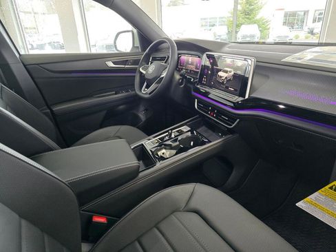 New 2024 Volkswagen Atlas Cross Sport SEL R-Line AWD/4WD image 32