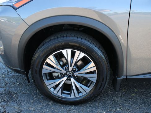 Used 2023 Nissan Rogue SV AWD/4WD image 11
