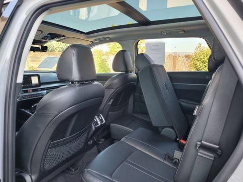 Used 2024 Kia Sorento S w/ Panoramic Sunroof Package FWD image 17