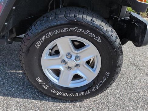 Used 2022 Jeep Gladiator Sport AWD/4WD image 11