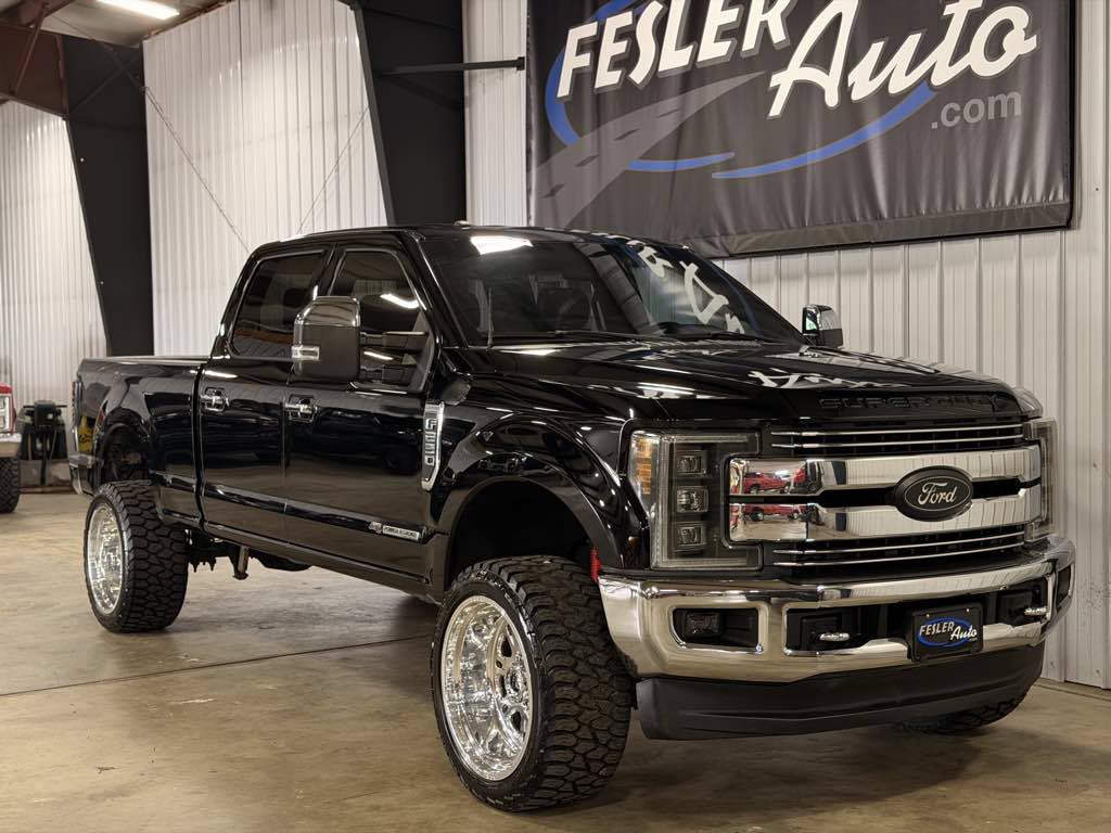 Used 2017 Ford F250 Lariat w/ Chrome Package AWD/4WD image 32