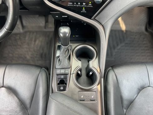 Used 2022 Toyota Camry XSE FWD image 19