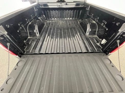 Used 2022 Chevrolet Silverado 1500 LT AWD/4WD image 44