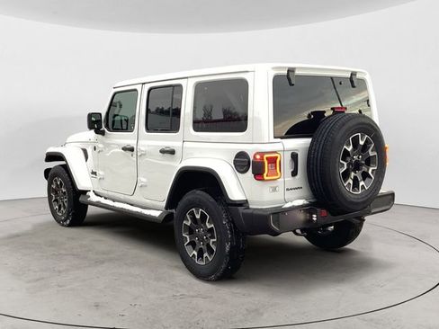 New 2026 Jeep Wrangler Unlimited Sahara AWD/4WD image 3