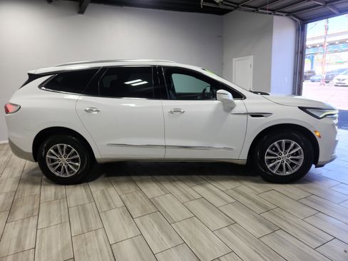 Used 2024 Buick Enclave Premium AWD/4WD image 6