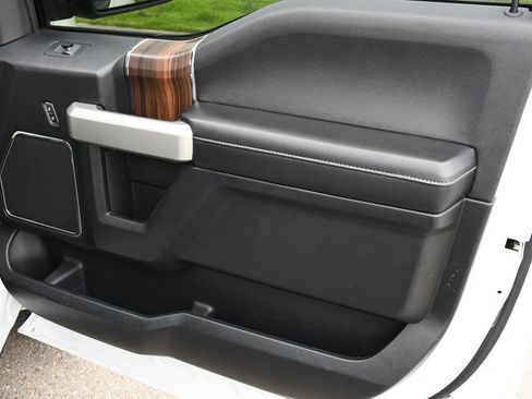 Used 2017 Ford F150 Lariat image 16