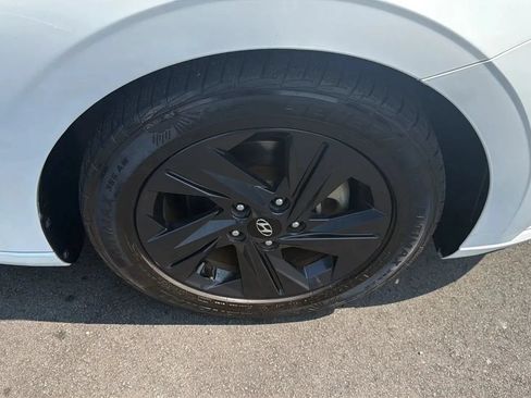Used 2021 Hyundai Elantra SEL w/ Convenience Package FWD image 19