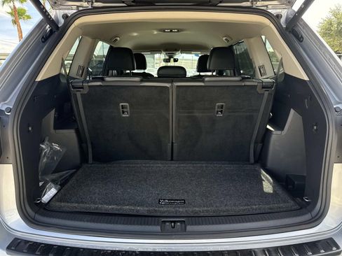 Used 2024 Volkswagen Atlas SE FWD image 8