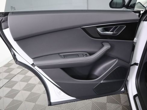Used 2025 Audi Q8 Premium Plus w/ Premium Plus Package image 28