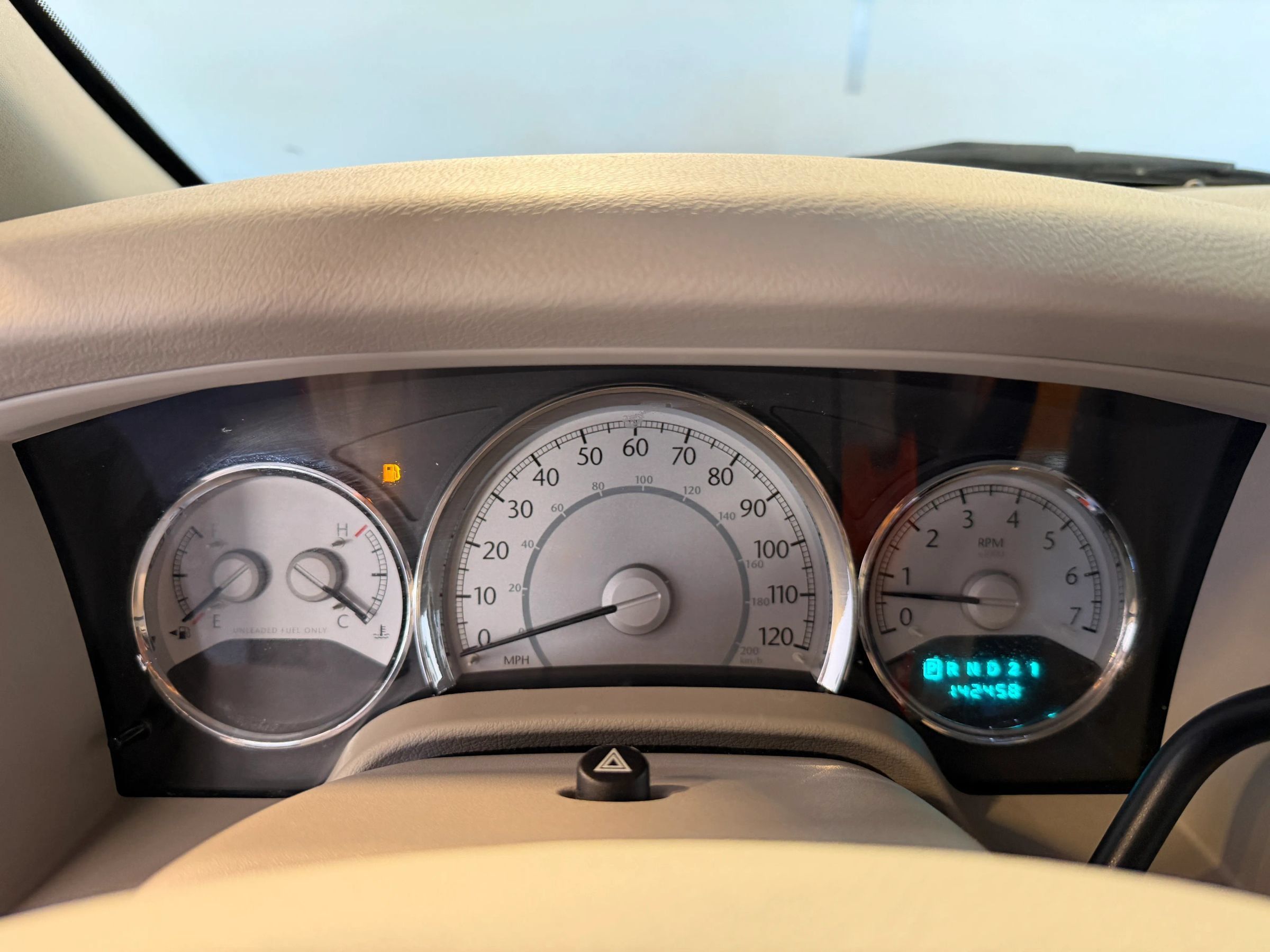 Used 2008 Chrysler Aspen Limited AWD/4WD image 13