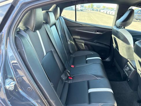 Used 2025 Toyota Camry Hybrid FWD image 17