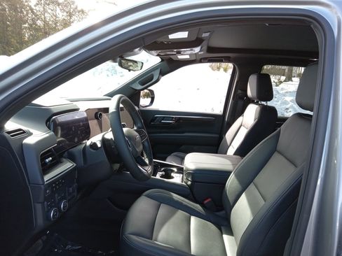 Used 2025 Chevrolet Tahoe Z71 w/ Z71 Off-Road Package image 11