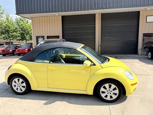 Used 2007 Volkswagen Beetle Convertible w/ Package 1 FWD image 56