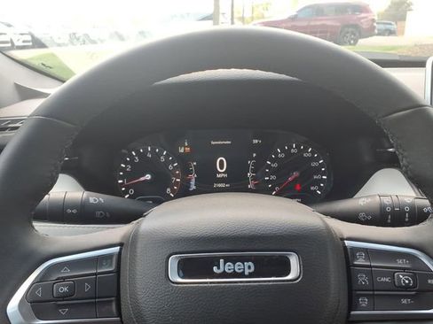 Used 2023 Jeep Compass Limited AWD/4WD image 18