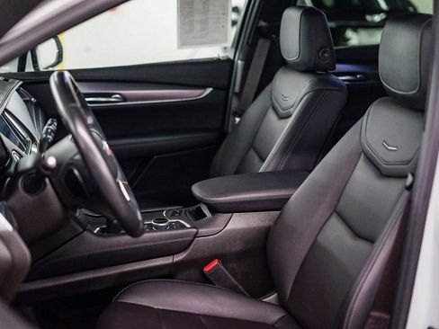 Certified 2023 Cadillac XT5 Luxury image 18