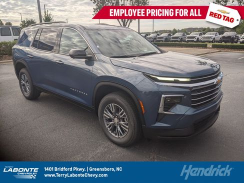 New 2026 Chevrolet Traverse LT w/ Driver Confidence Package image 1