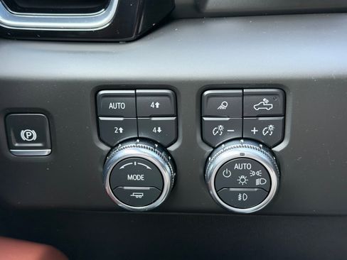 Used 2025 GMC Sierra 1500 Denali Ultimate image 19