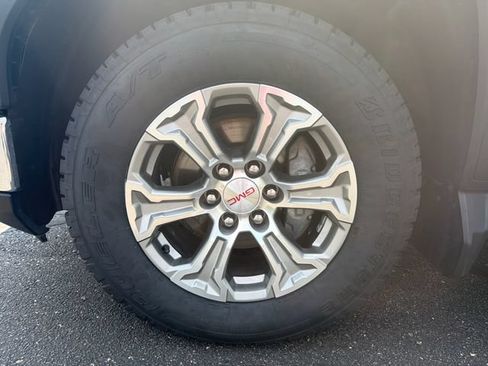 Used 2023 GMC Sierra 1500 SLE w/ X31 Off-Road Package AWD/4WD image 32