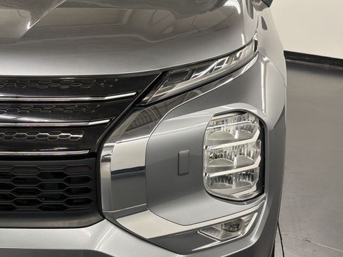 Used 2024 Mitsubishi Outlander SE AWD/4WD image 25