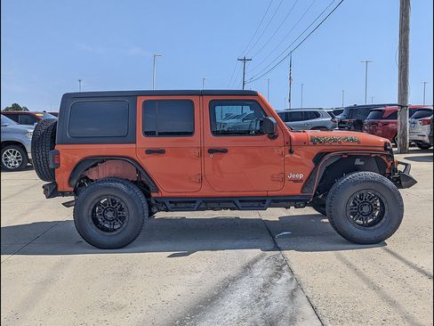 Used 2018 Jeep Wrangler Unlimited Sport S AWD/4WD image 6