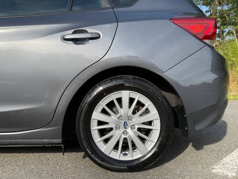 Used 2018 Subaru Impreza 2.0i Premium image 8