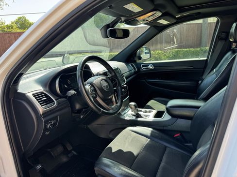 Used 2019 Jeep Grand Cherokee Altitude AWD/4WD image 19