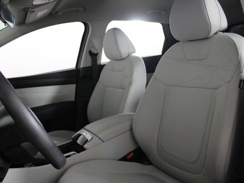 Certified 2026 Hyundai Tucson SE FWD image 19