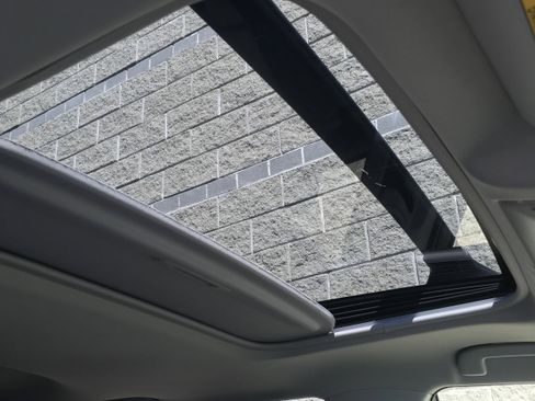 Used 2020 Toyota RAV4 XLE image 7