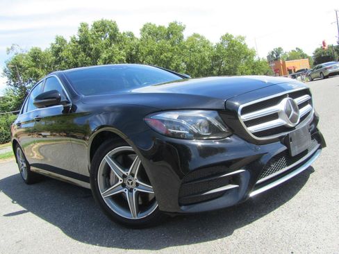 Used 2017 Mercedes-Benz E 300 4MATIC image 2