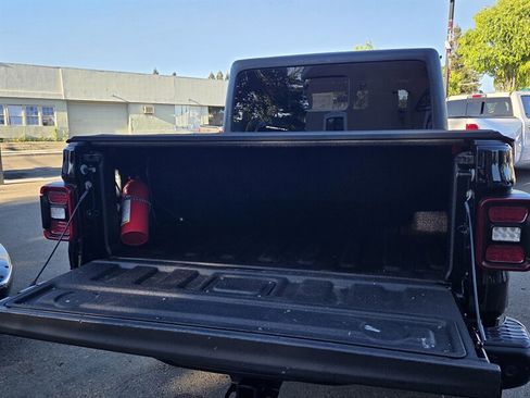 Used 2020 Jeep Gladiator Rubicon w/ Uconnect 4C Nav & Sound Group image 15